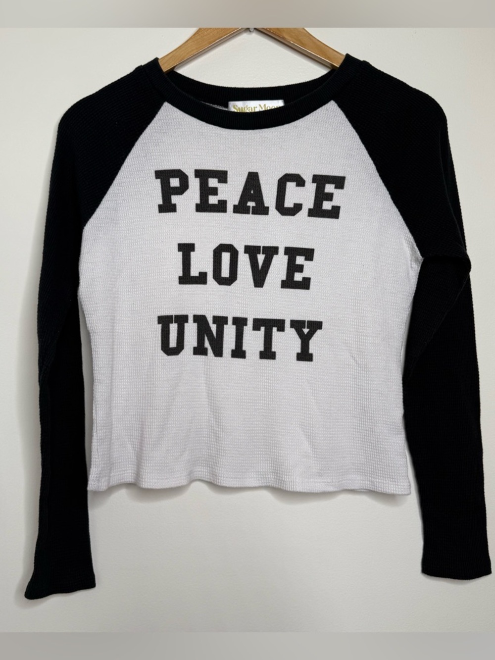 Sugar Moon Peace Love Unity Thermal Raglan Top Cropped Juniors Large Black White